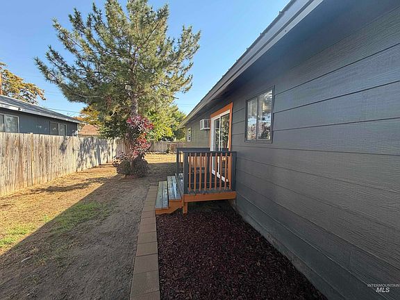 2nd image of 448 NW 4th St