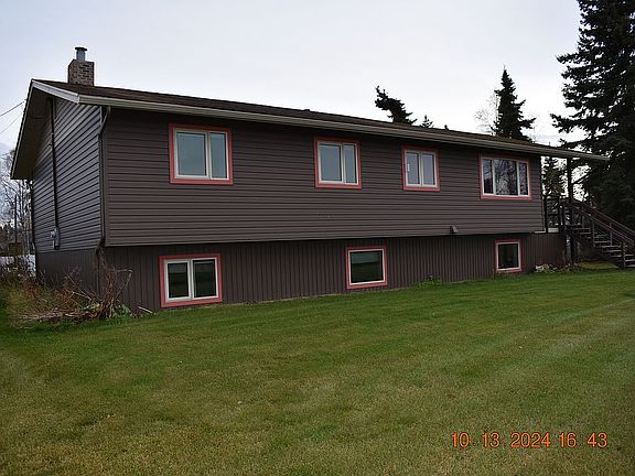 4th image of 2596 Riverview Dr