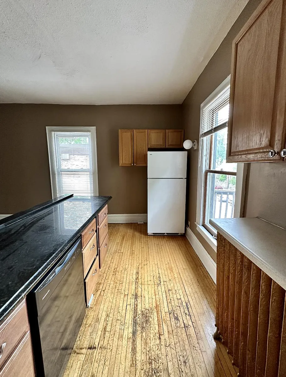 Building Photo - 2016 Aldrich Ave S #4