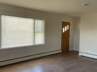 216 Maple Ave, Hanover, PA 17331