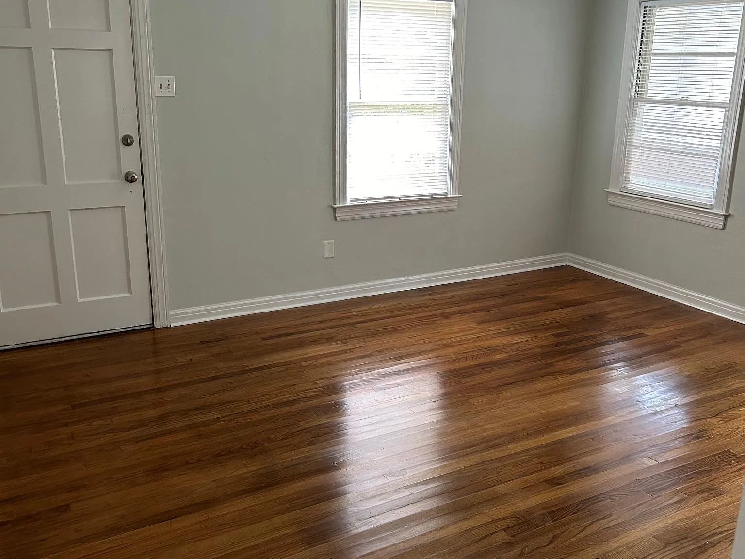 4904 Princeton Dr — Photo 4