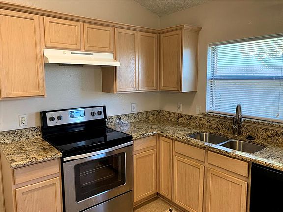 3rd image of 2204 Hamden Ct