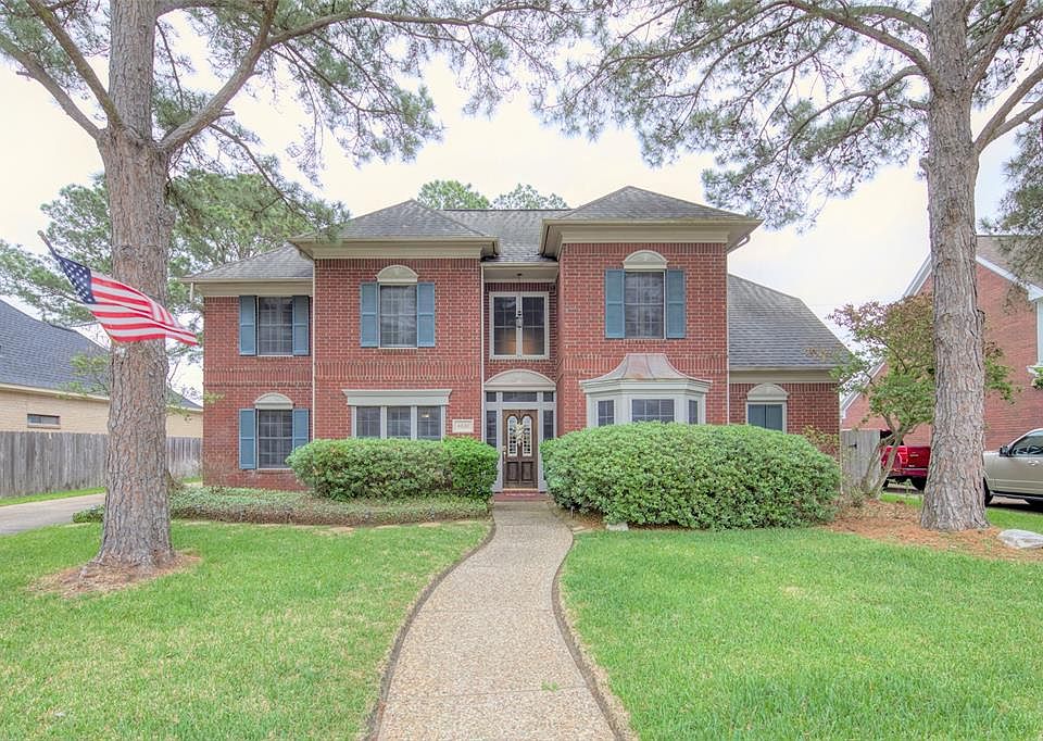 Beautiful Red Brick Custom Family Home with 2942SF, 4 Bedrooms with the Primary Down, 2.5 Baths, Dedicated Study, Game room up and Flex Room for Hobbies or storage. NO FLOODING OR FROZEN PIPES!