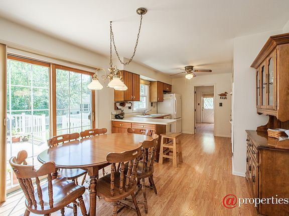 Kitchen / Breakfast Room