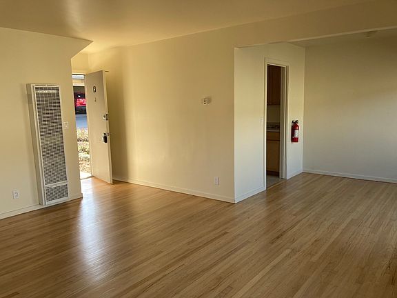 3rd image of 1520 Pershing Dr