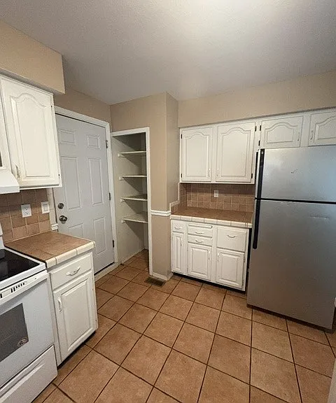 504 Cragmor Rd — Photo 2