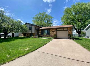 2815 Wendell Dr, Hastings, NE 68901