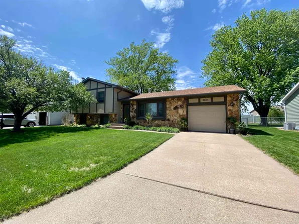 2815 Wendell Dr, Hastings, NE 68901