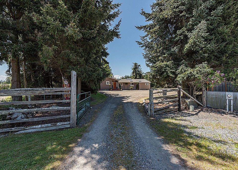 Front entry gate