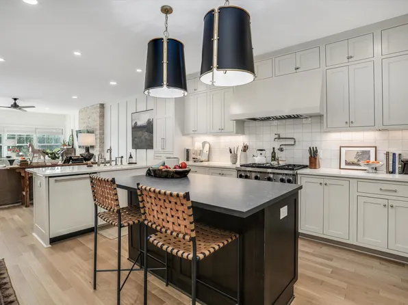 523 Boardwalk Ln, Dexter, MI 48130