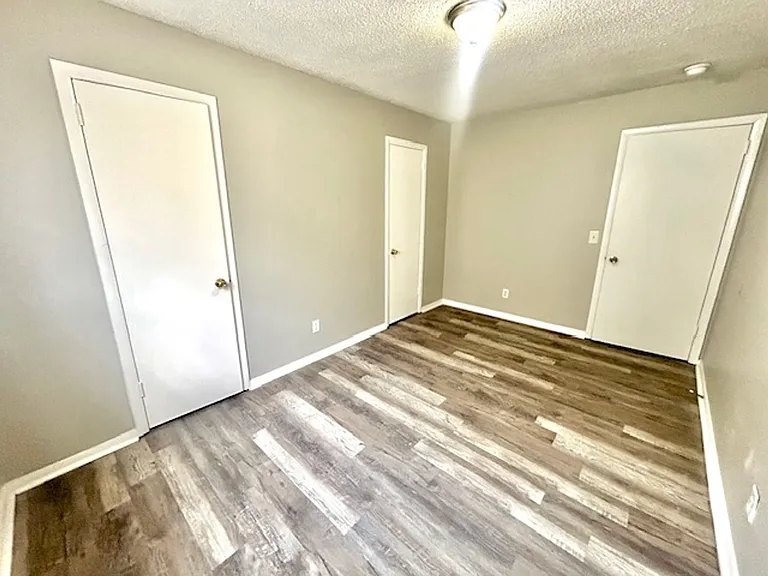 4523 Foster Ave SW — Photo 36