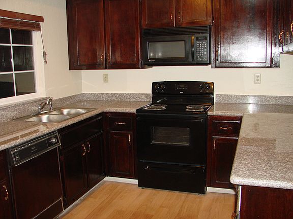 4th image of 3155 Courthouse Dr