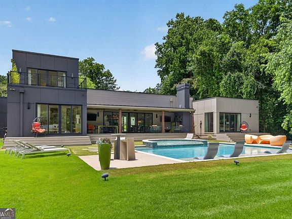 3rd image of 103 Melanie Ln