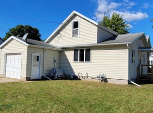 325 SE 1st St, Marion, WI 54950