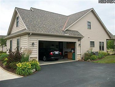 3rd image of 105 Ferndale Dr