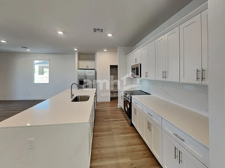 5813 Casterly Rock St — Photo 3