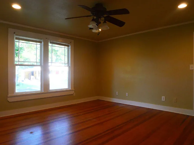 700 N Main St — Photo 14