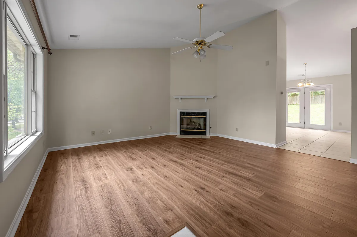 Building Photo - 2347 Stonewood Ln