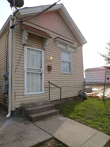 2508 Elliott Ave Photo 1