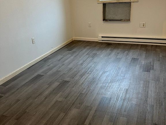 3rd image of 872 Elsmere Pl #2