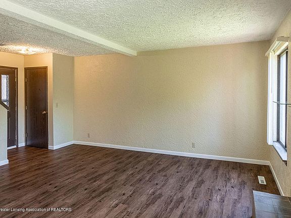 5th image of 858 860 Beechlawn Ct