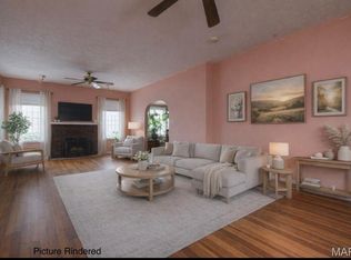 919 W Henry St, Staunton, IL 62088