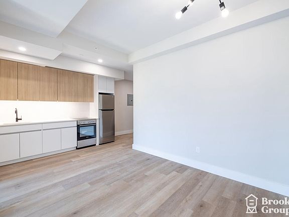 2nd image of 1711 Hancock St #704