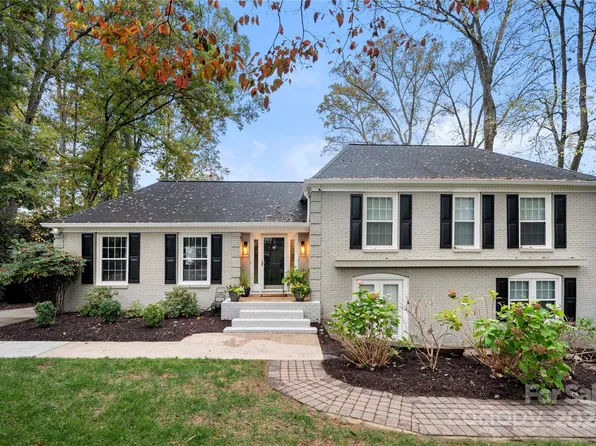 175 Woodstream Cir, Mooresville, NC 28117