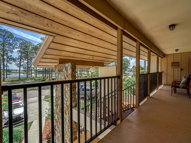 3833 Edgewater Dr — Photo 5