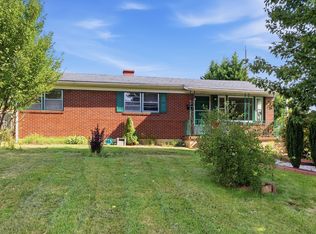 222 E Gordon St, Covington, VA 24426