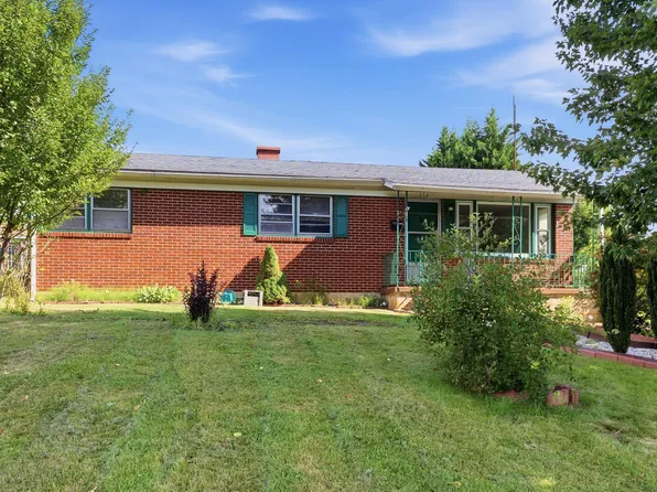 222 E Gordon St, Covington, VA 24426
