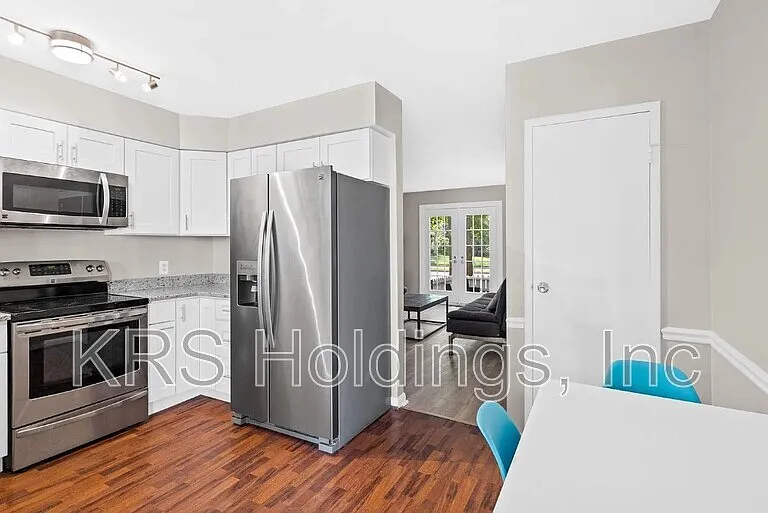 2515 S Walter Reed Dr #C — Photo 4
