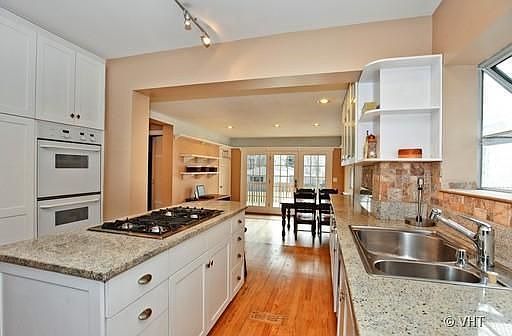 5th image of 1233 Forest Ave