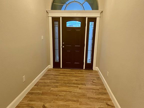 5th image of 2252 Villa Cir