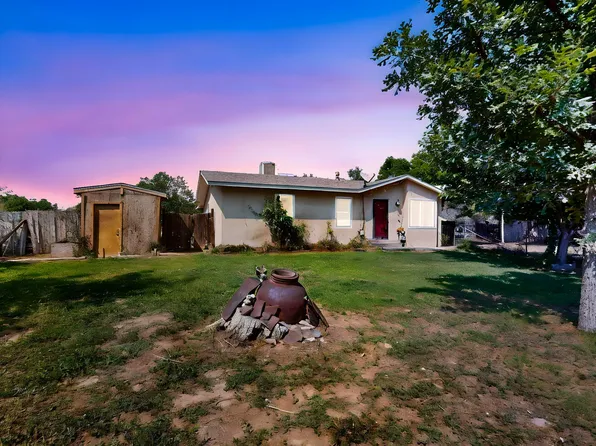 1 Dino Ct, Peralta, NM 87042