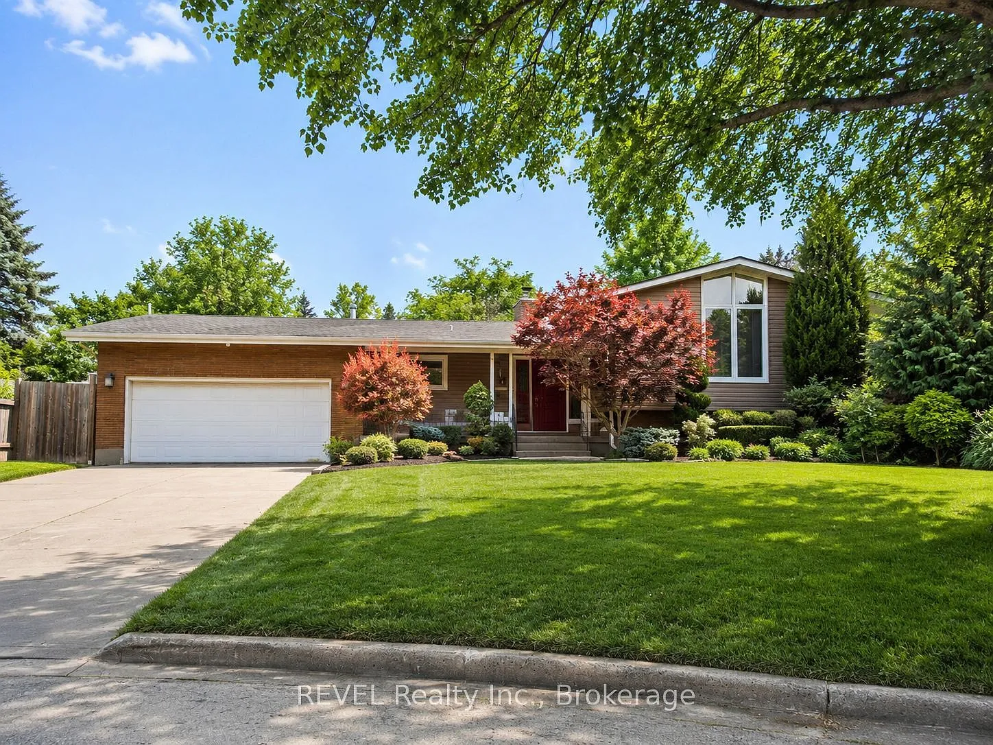 3 bed, $2,700 — Photo 1