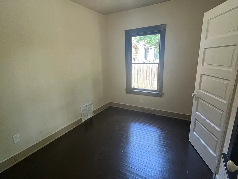 630 Willis Ave #3 — Photo 10