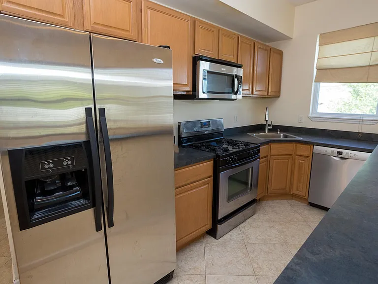 199 Van Winkle St #2 — Photo 9