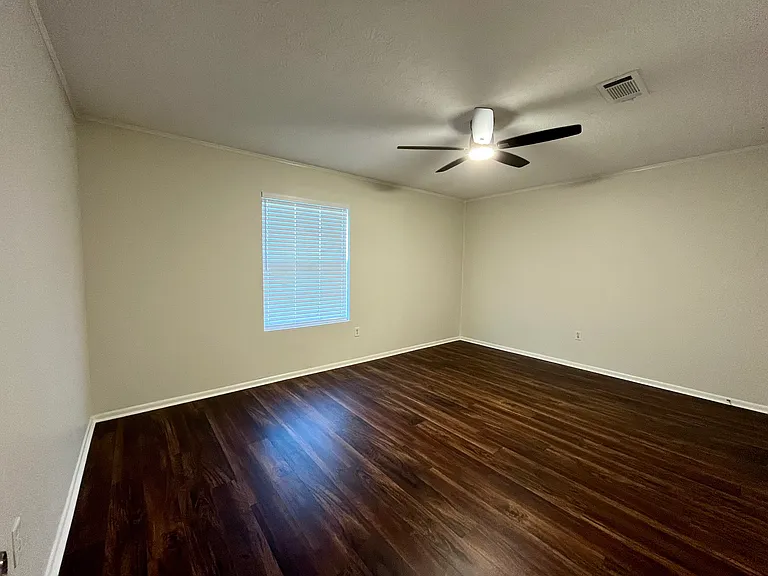 438 Georgetown St — Photo 29