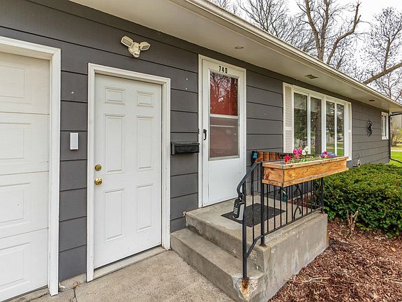 5th image of 740 Springen Ave