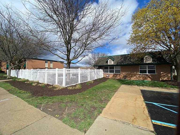 1880 Axtell Rd #2 — Photo 21