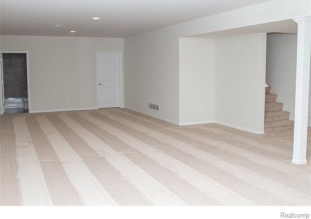 1st image of 130 Rivercrest Ct