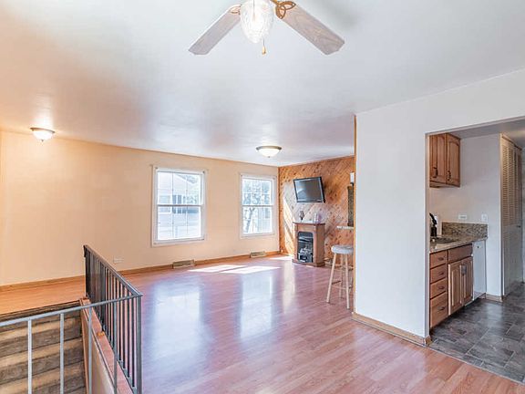 5th image of 432 James Ct Unit D