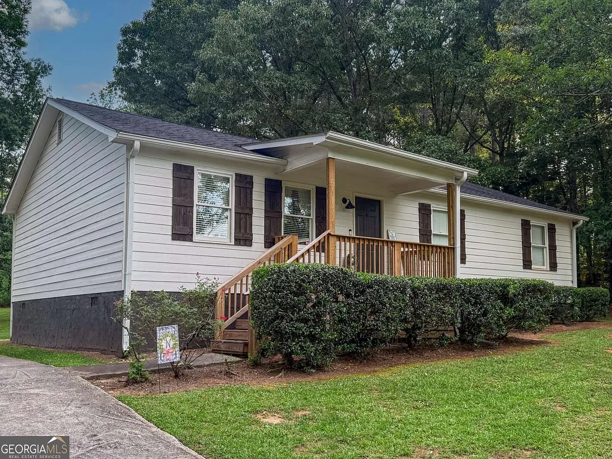 3 bed, 2.0 bath, 1500 sqft, $1,900 — Photo 3