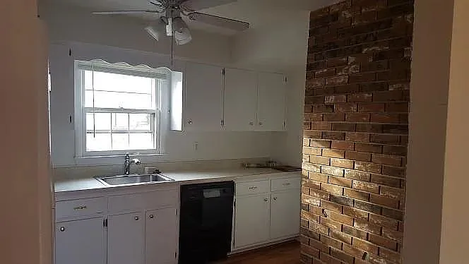 153 Marlow St SW — Photo 4