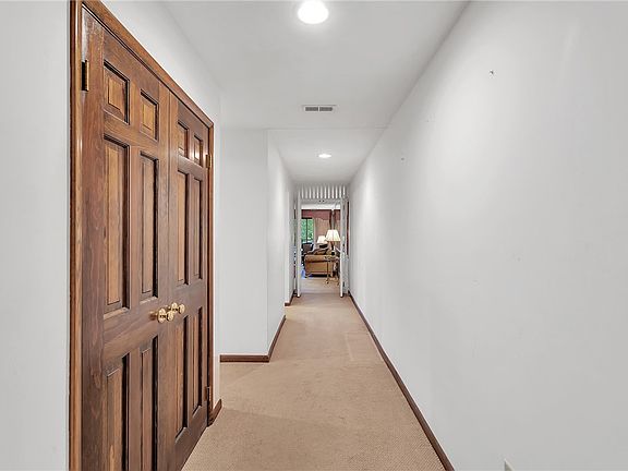 5th image of 3885 Brookside Ln APT 401