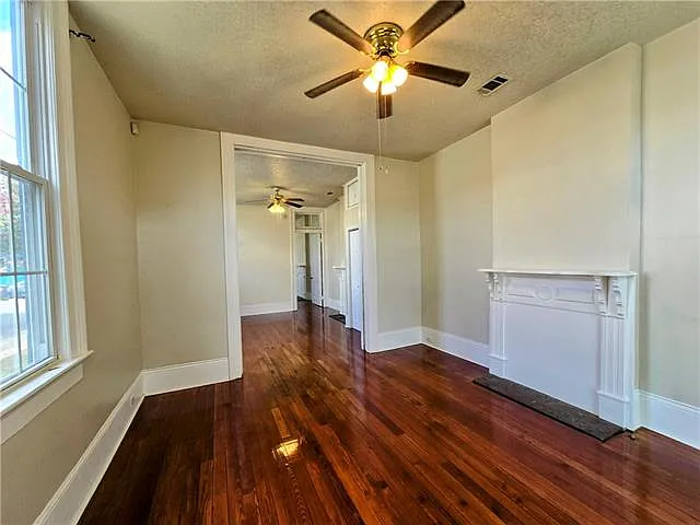 2931 Baronne St — Photo 4
