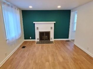 2424 Sampson St, South Bend, IN 46614