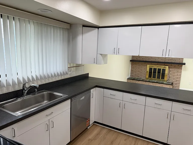 4741 Bloomfield Dr — Photo 11