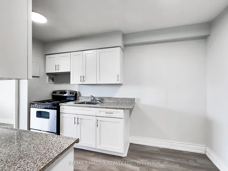 65 Thorncliffe Park Dr #1411 — Photo 16